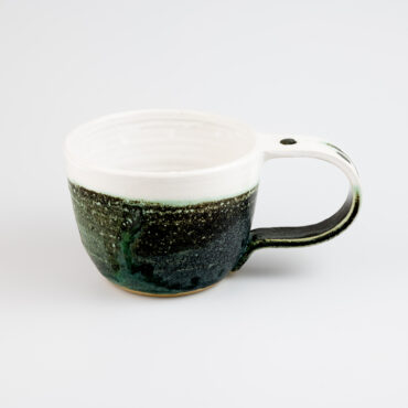 Kubek z uchem ręcznie robiony